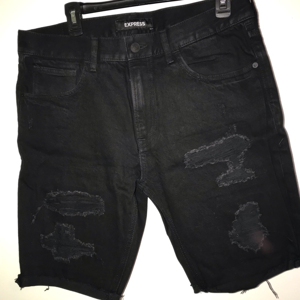 Express Men’s Black slim distressed jean shorts 34
